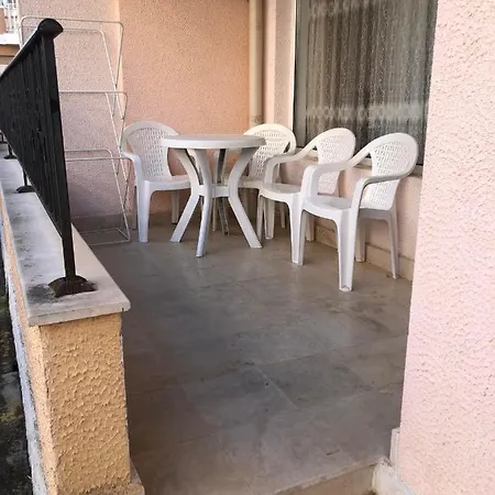 Διαμέρισμα One Bedroom In Sunlight *